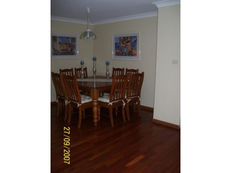 7 Roscrea cres, Mount Hutton NSW 2290