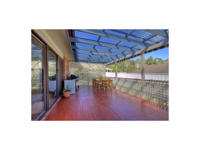 16 Trafalgar Cres, Valentine NSW 2280