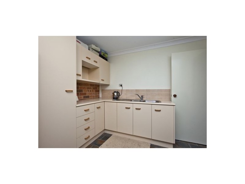 16 Trafalgar Cres, Valentine NSW 2280