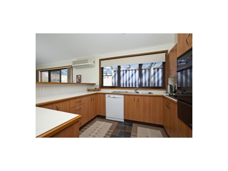 16 Trafalgar Cres, Valentine NSW 2280