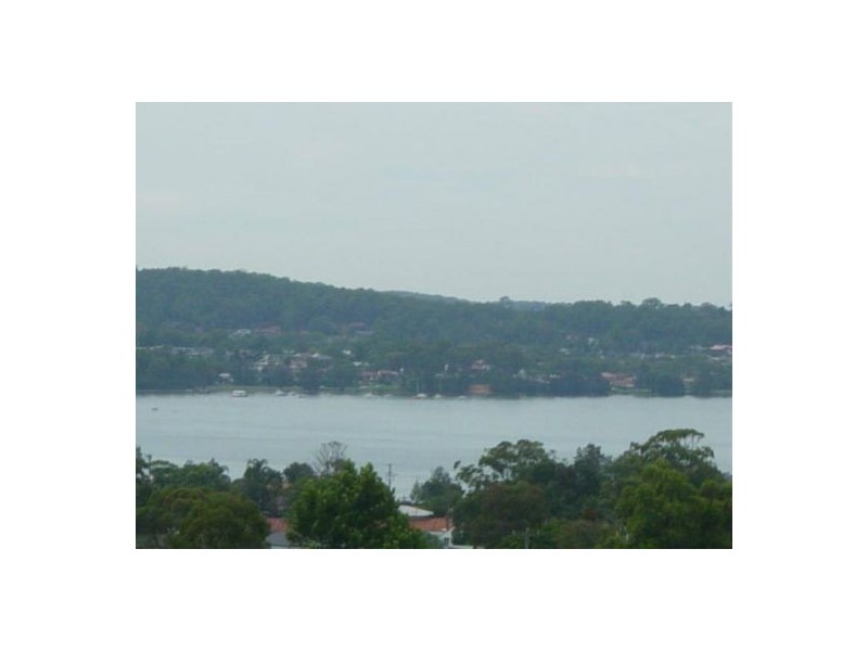 8 Winterlake Road, Warners Bay NSW 2282