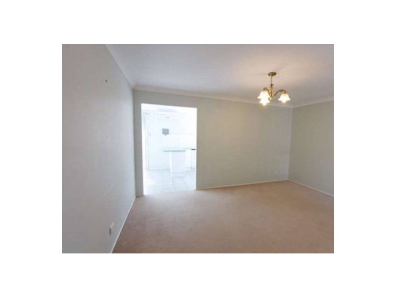 10 Stenhouse Drive, Eleebana NSW 2282