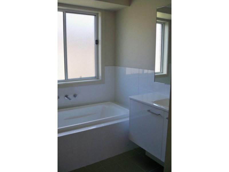 163 Northlakes Drive, Cameron Park NSW 2285