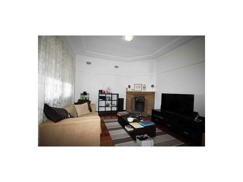 25 Melville Road, Broadmeadow NSW 2292