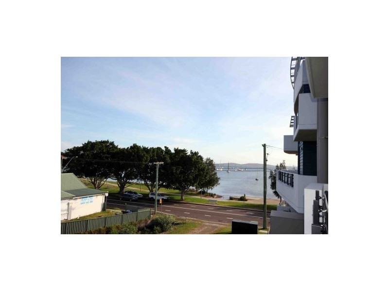 8/24 Brooks Parade, Belmont NSW 2280