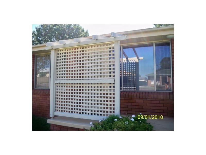 2/3 Hutton Street, Charlestown NSW 2290