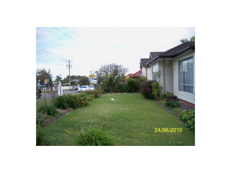 13 Woods Street, Redhead NSW 2290