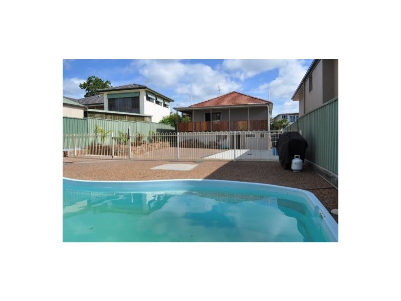 122 Marks Point Rd, Marks Point NSW 2280