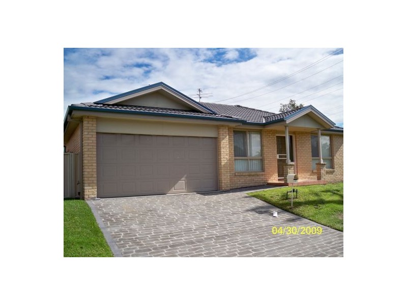 1/2 Turner St, Belmont NSW 2280