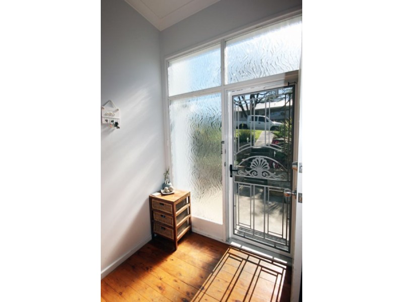 36 Kananook Crescent, Belmont North NSW 2280