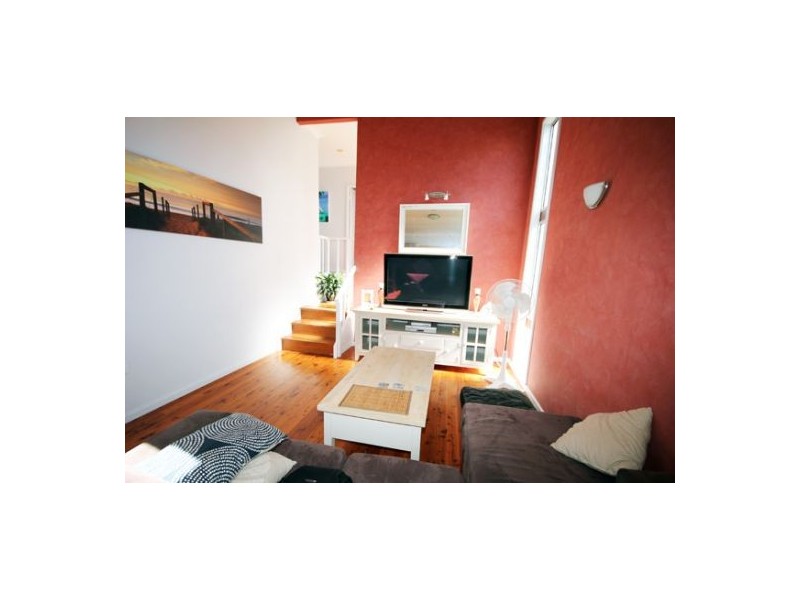 36 Kananook Crescent, Belmont North NSW 2280