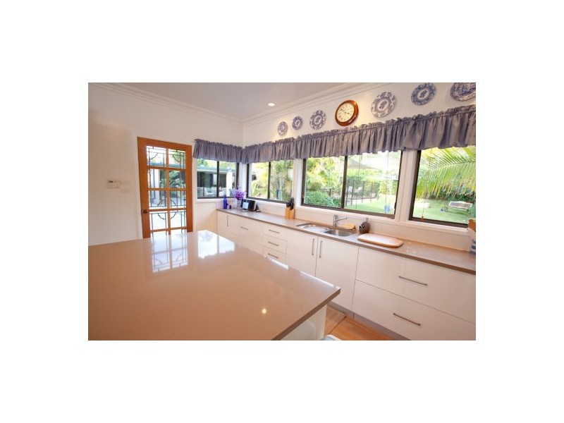 42 Lurnea Crescent, Valentine NSW 2280