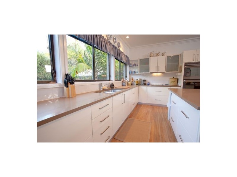 42 Lurnea Crescent, Valentine NSW 2280