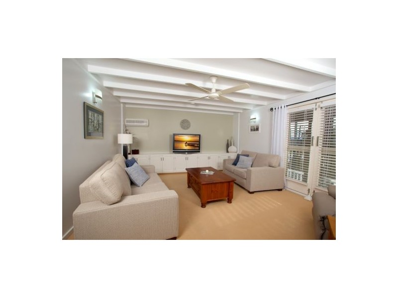 42 Lurnea Crescent, Valentine NSW 2280