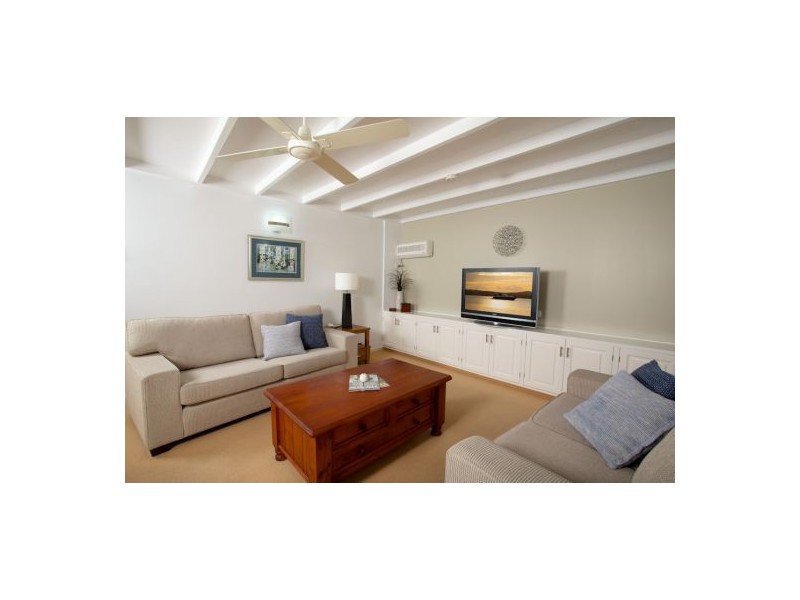 42 Lurnea Crescent, Valentine NSW 2280