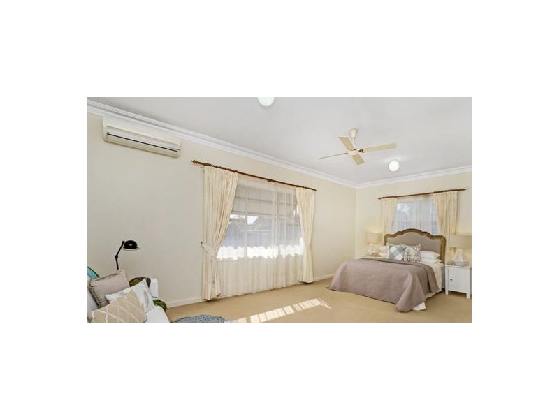 42 Lurnea Crescent, Valentine NSW 2280