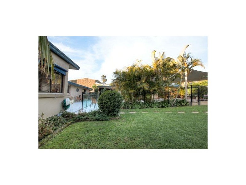 42 Lurnea Crescent, Valentine NSW 2280