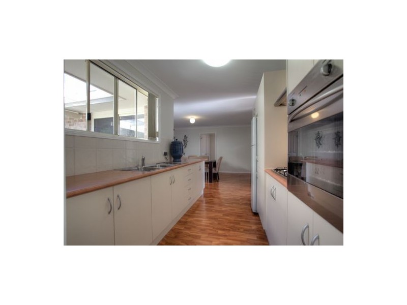 31 Seafarer Close, Belmont NSW 2280