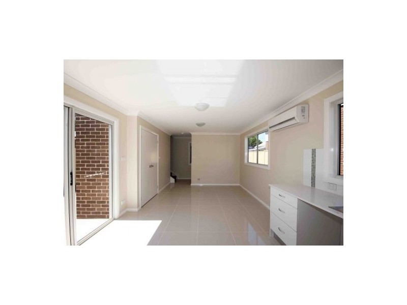 2/171 Kings Road, New Lambton NSW 2305