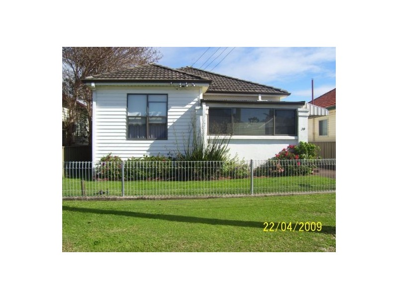 39 Albert Street, Belmont NSW 2280