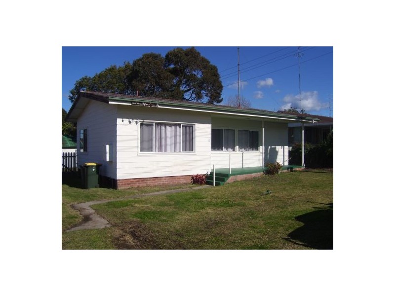 6 Sampson Ave, Belmont North NSW 2280