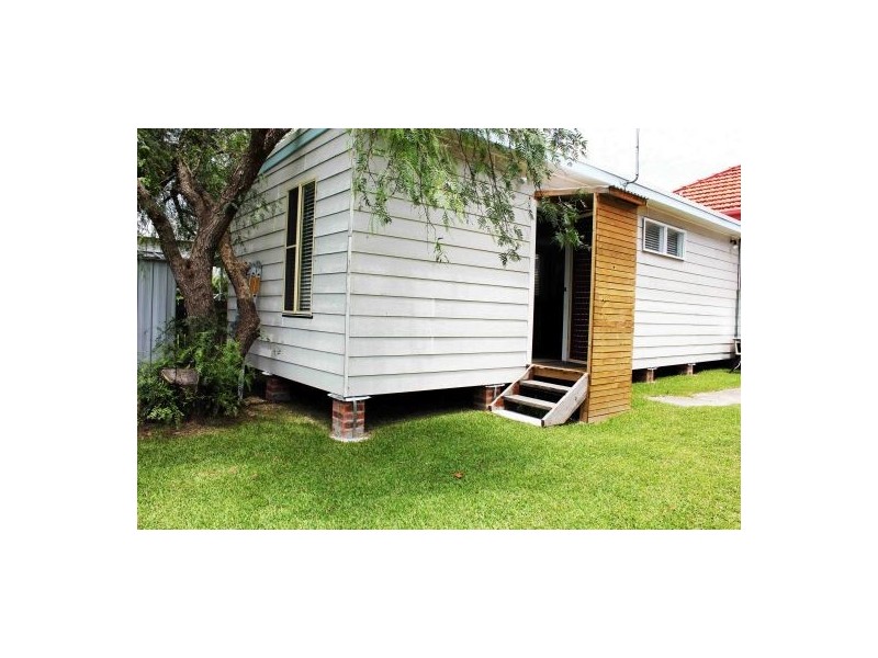 3a Floraville Road, Belmont North NSW 2280