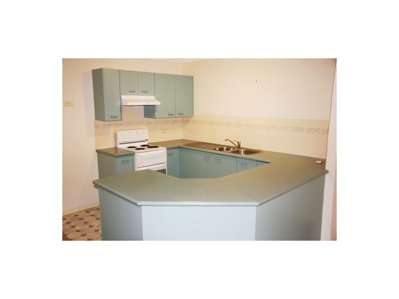 2/14 Hall Street, Belmont NSW 2280