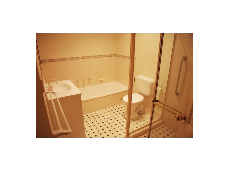 2/14 Hall Street, Belmont NSW 2280