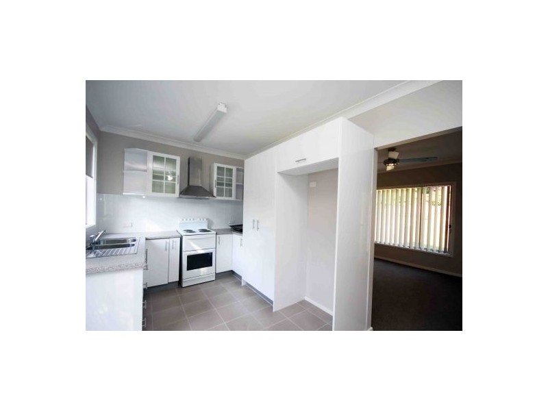 21 Christopher Avenue, Valentine NSW 2280