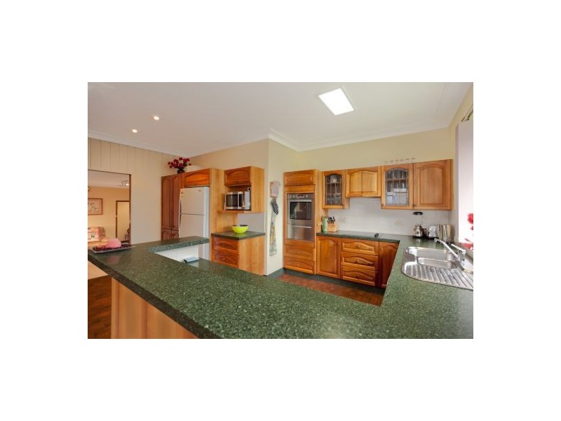 2 Garrawilla Crescent, Dudley NSW 2290