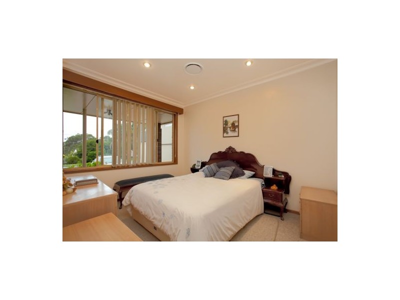 2 Garrawilla Crescent, Dudley NSW 2290