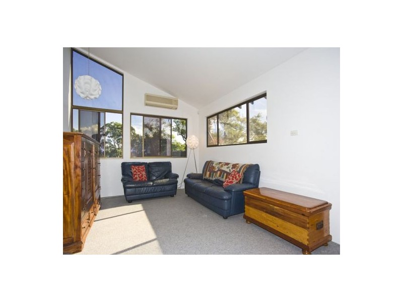 5 Eleebana Road, Eleebana NSW 2282