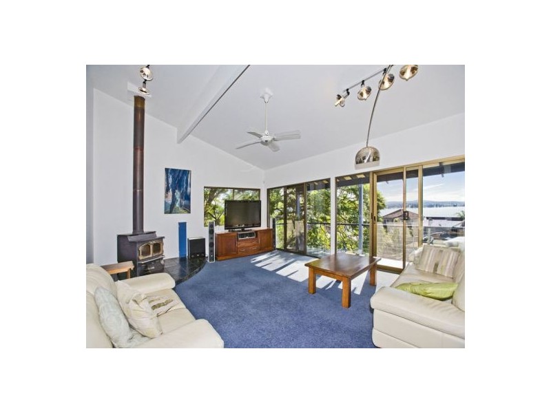 5 Eleebana Road, Eleebana NSW 2282