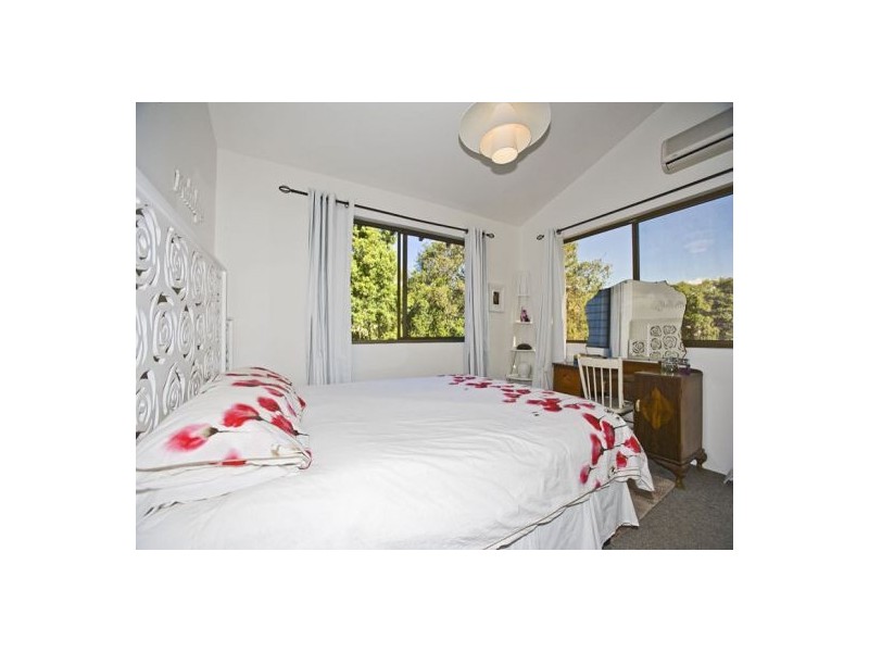 5 Eleebana Road, Eleebana NSW 2282