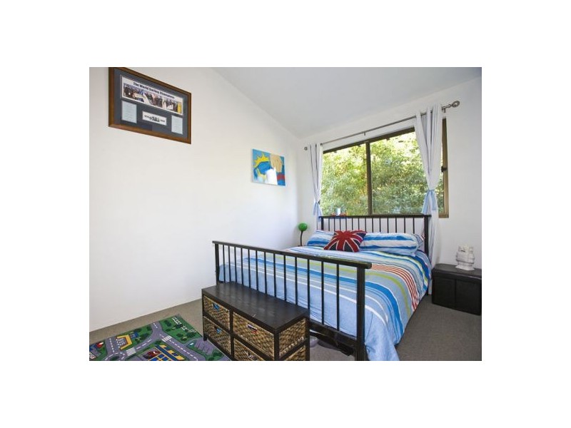 5 Eleebana Road, Eleebana NSW 2282