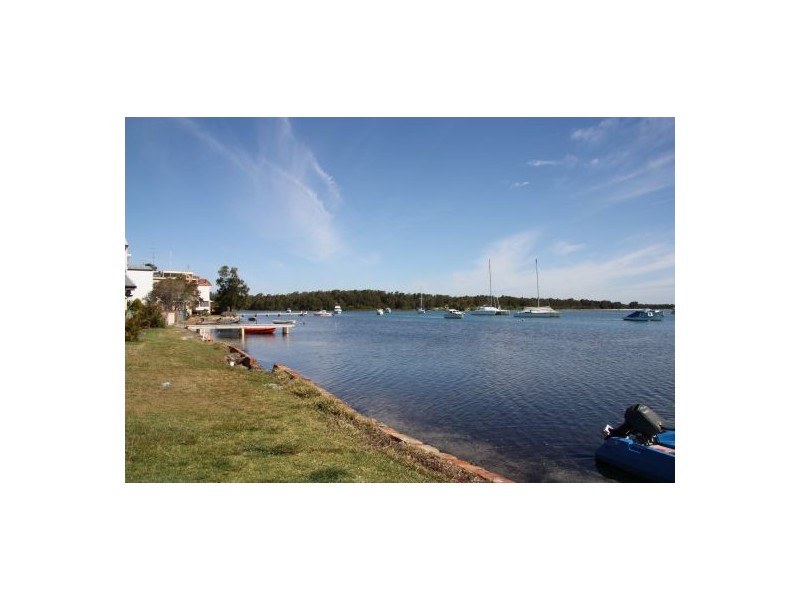 23 Marks Parade, Marks Point NSW 2280