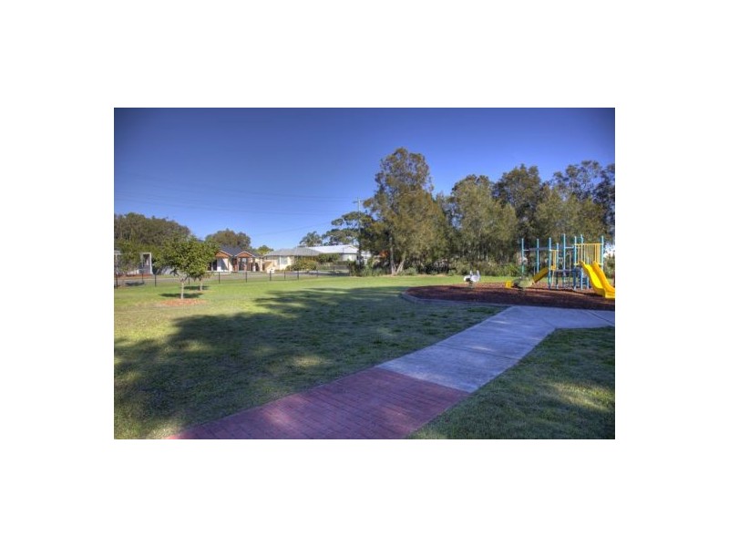 23 Marks Parade, Marks Point NSW 2280