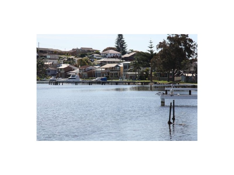 23 Marks Parade, Marks Point NSW 2280