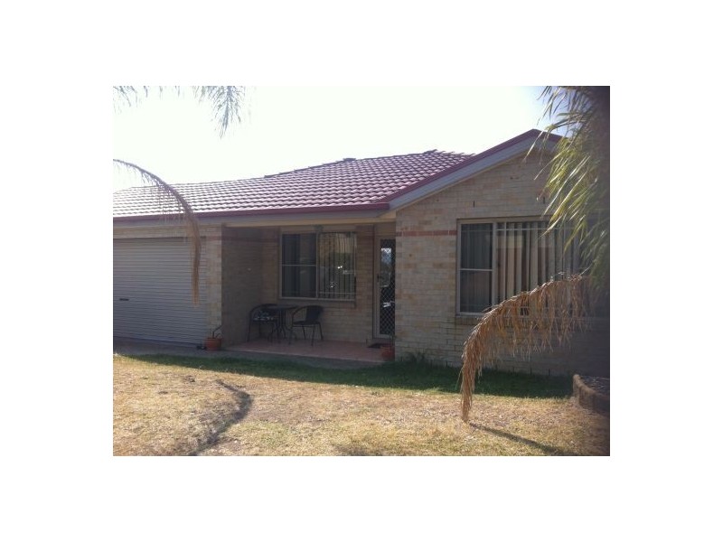 1-2 Hillview Crescent, Macquarie Hills NSW 2285