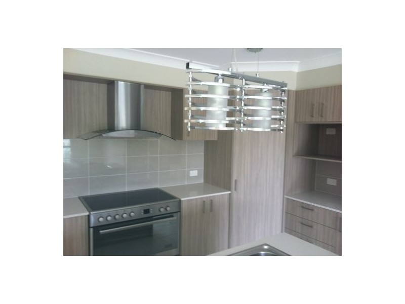 5 Furness Place, Cameron Park NSW 2285