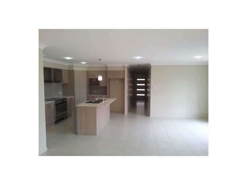 5 Furness Place, Cameron Park NSW 2285