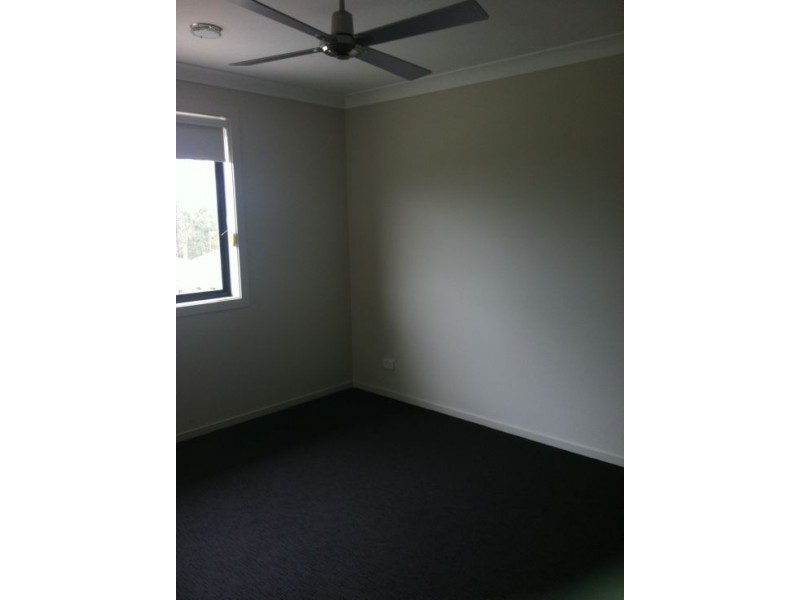 5 Furness Place, Cameron Park NSW 2285