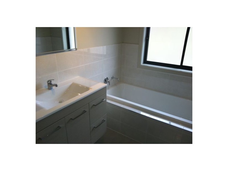 5 Furness Place, Cameron Park NSW 2285