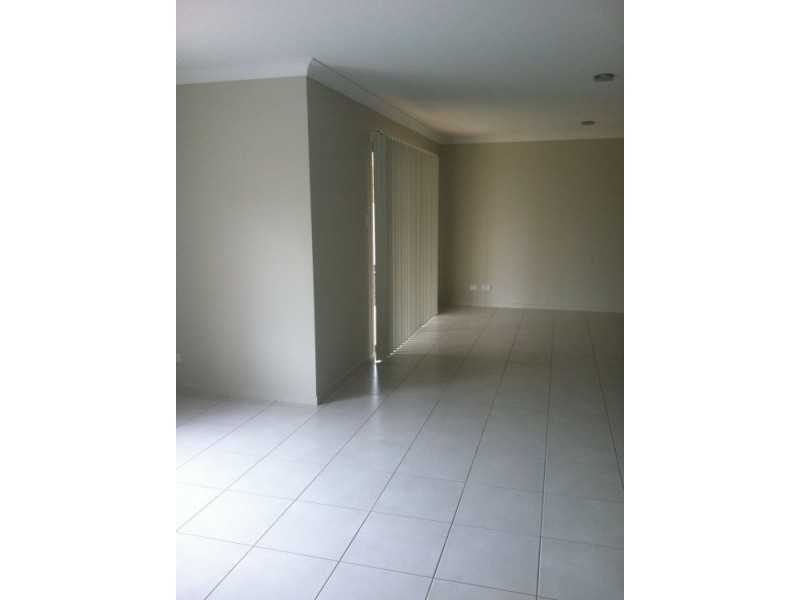 5 Furness Place, Cameron Park NSW 2285