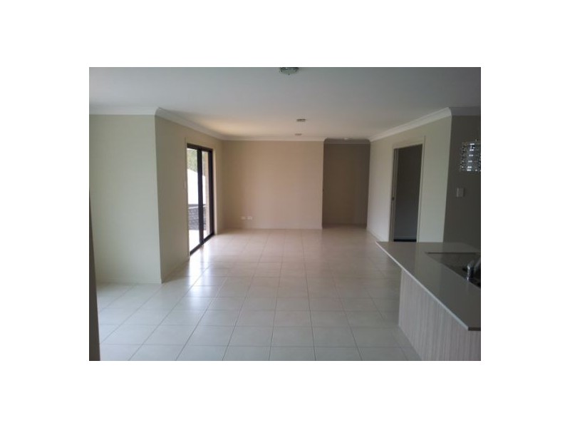 5 Furness Place, Cameron Park NSW 2285