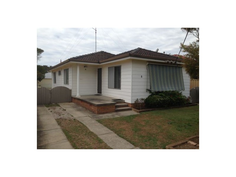 8 Ellen Street, Belmont South NSW 2280