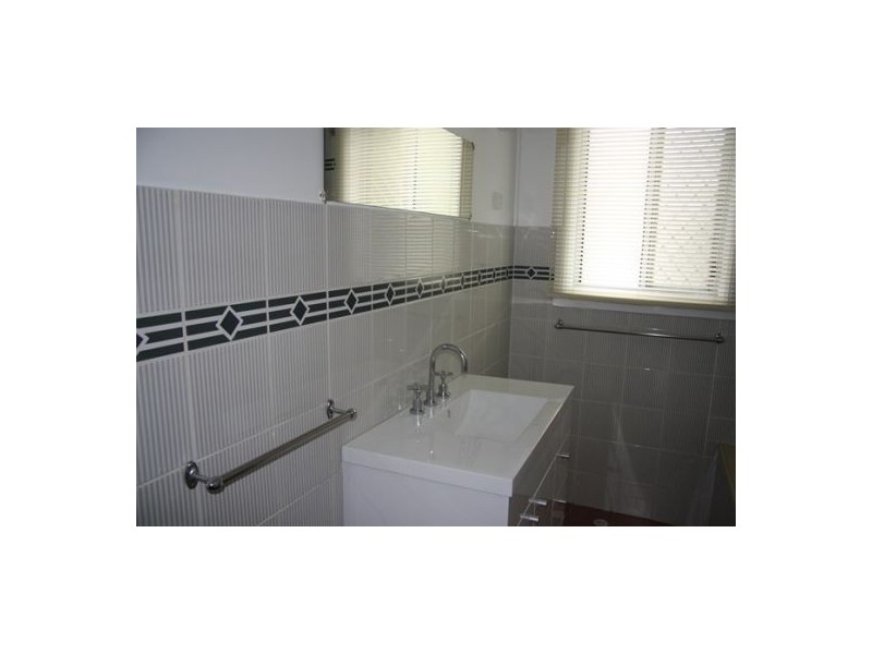 18 Beach Street, Belmont South NSW 2280