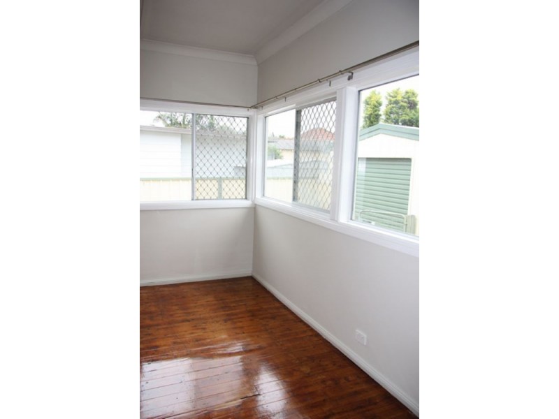 18 Beach Street, Belmont South NSW 2280