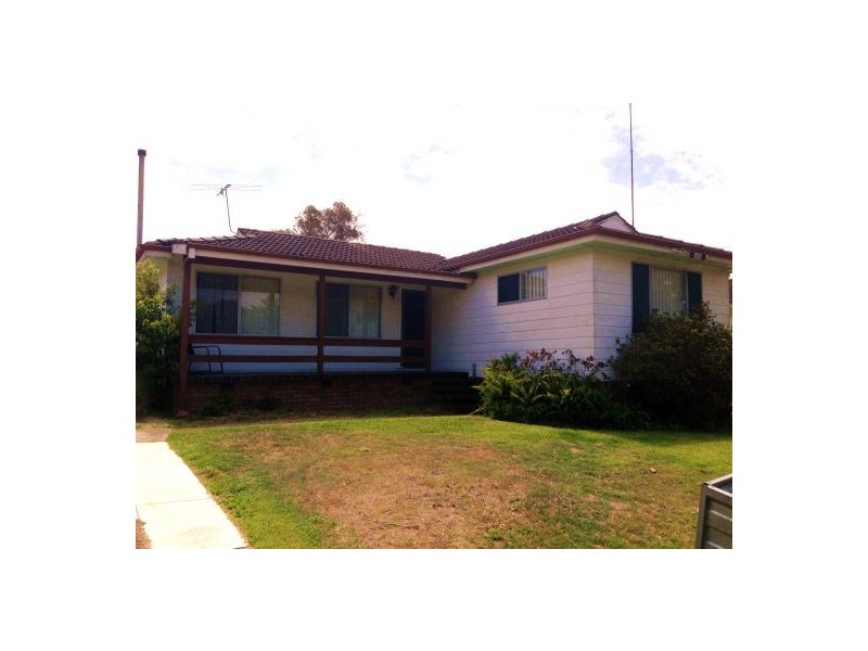 18 Cranbrook Parade, Rankin Park NSW 2287