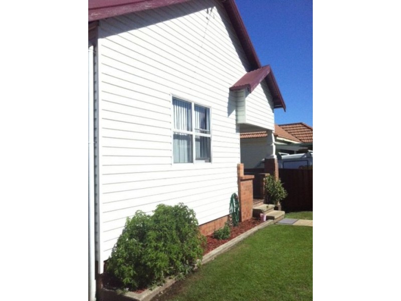 39 Floraville Road, Belmont North NSW 2280